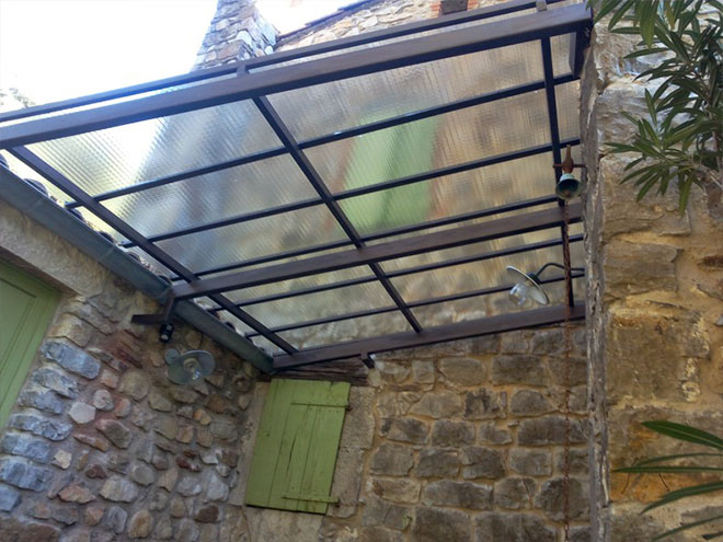 Pergolas terrasses verandas en métal ferronnerie à beaulieu en ardeche méridionale